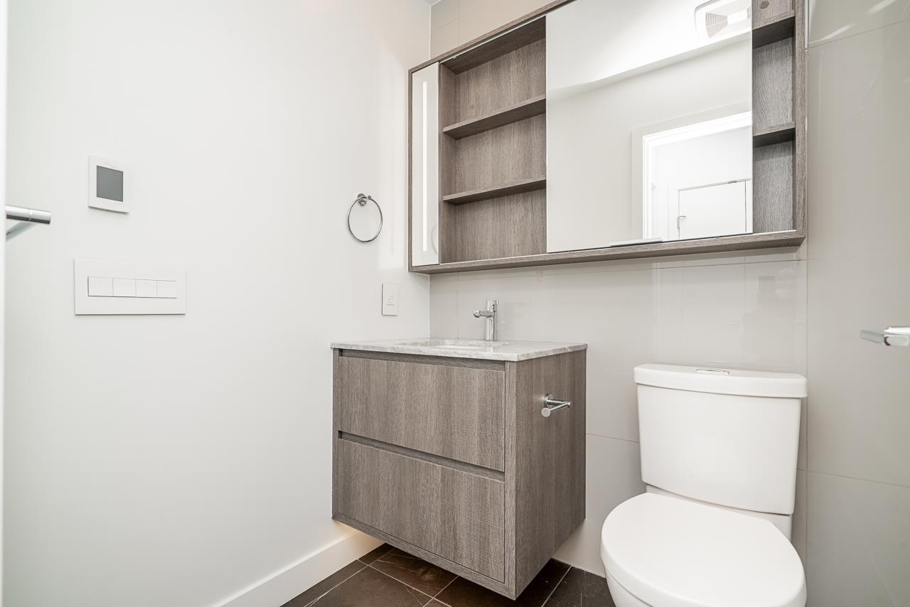 901 1441 JOHNSTON ROAD, White Rock - Image 1