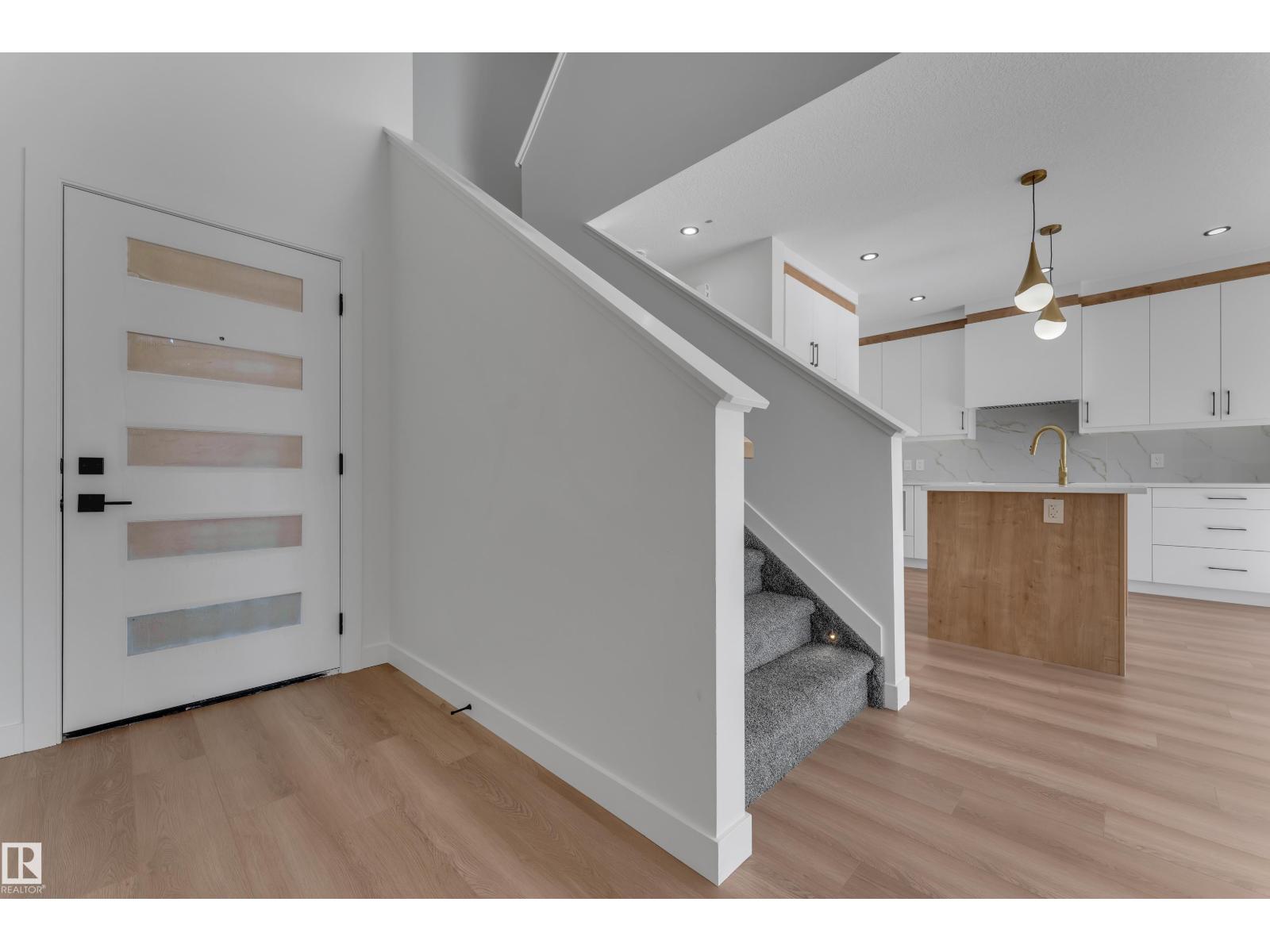 1089 Starling Drive NW, Starling — photo 3 of 24: Property photo