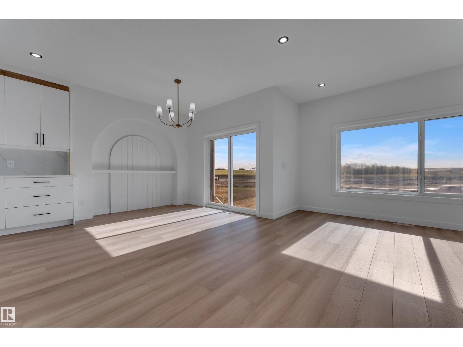 1089 Starling Drive NW, Starling — photo 10 of 24: Property photo