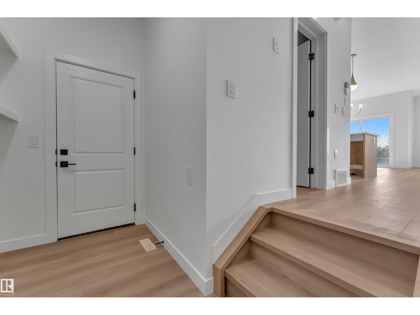 1089 Starling Drive NW, Starling — photo 14 of 24: Property photo