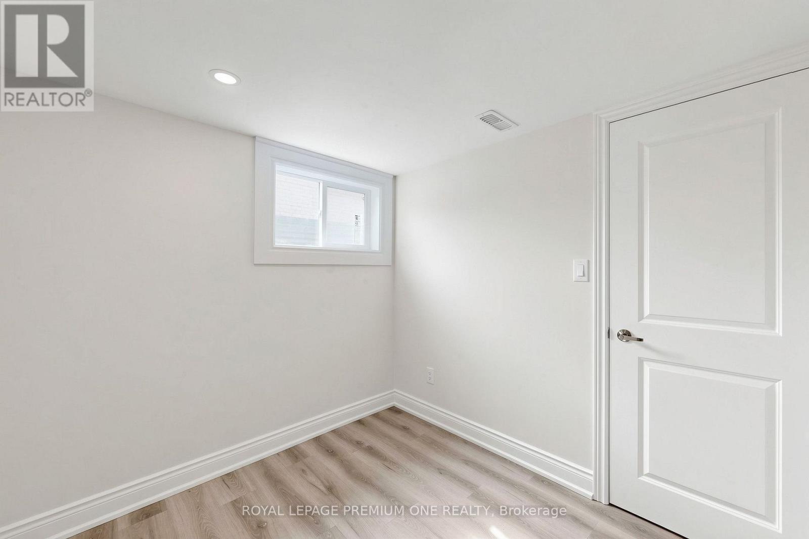 98 Thornton Avenue — photo 22
