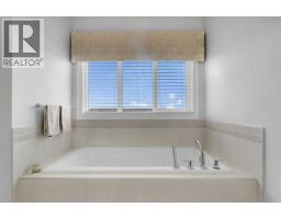 81 Carringvue Manor NW - photo 23