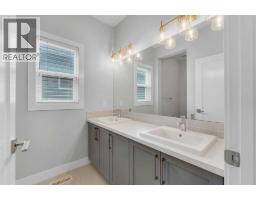 81 Carringvue Manor NW - photo 27
