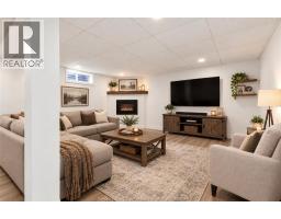 6214 Thornberry, Windsor, ON N8T3A3 Photo 25