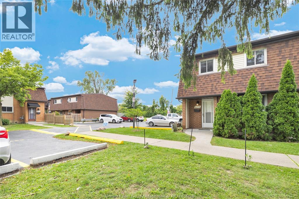 6214 THORNBERRY, Windsor