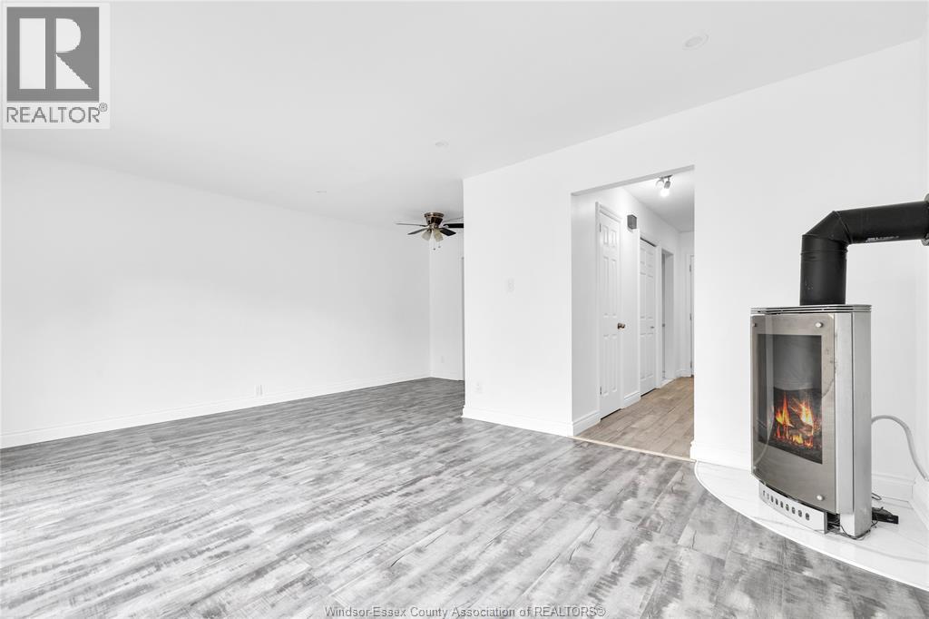 6214 THORNBERRY, Windsor — photo 11