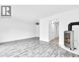 6214 Thornberry, Windsor, ON N8T3A3 Photo 11