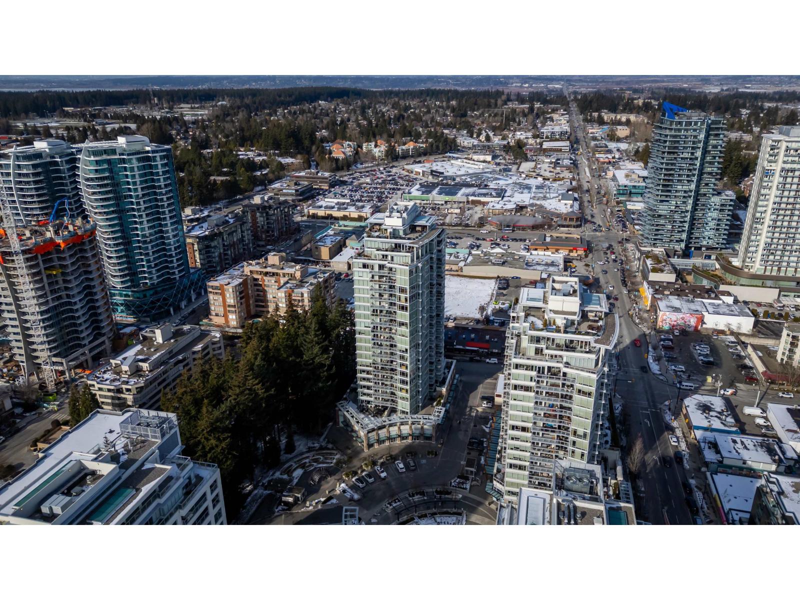 204 15152 RUSSELL AVENUE, White Rock - Image 1
