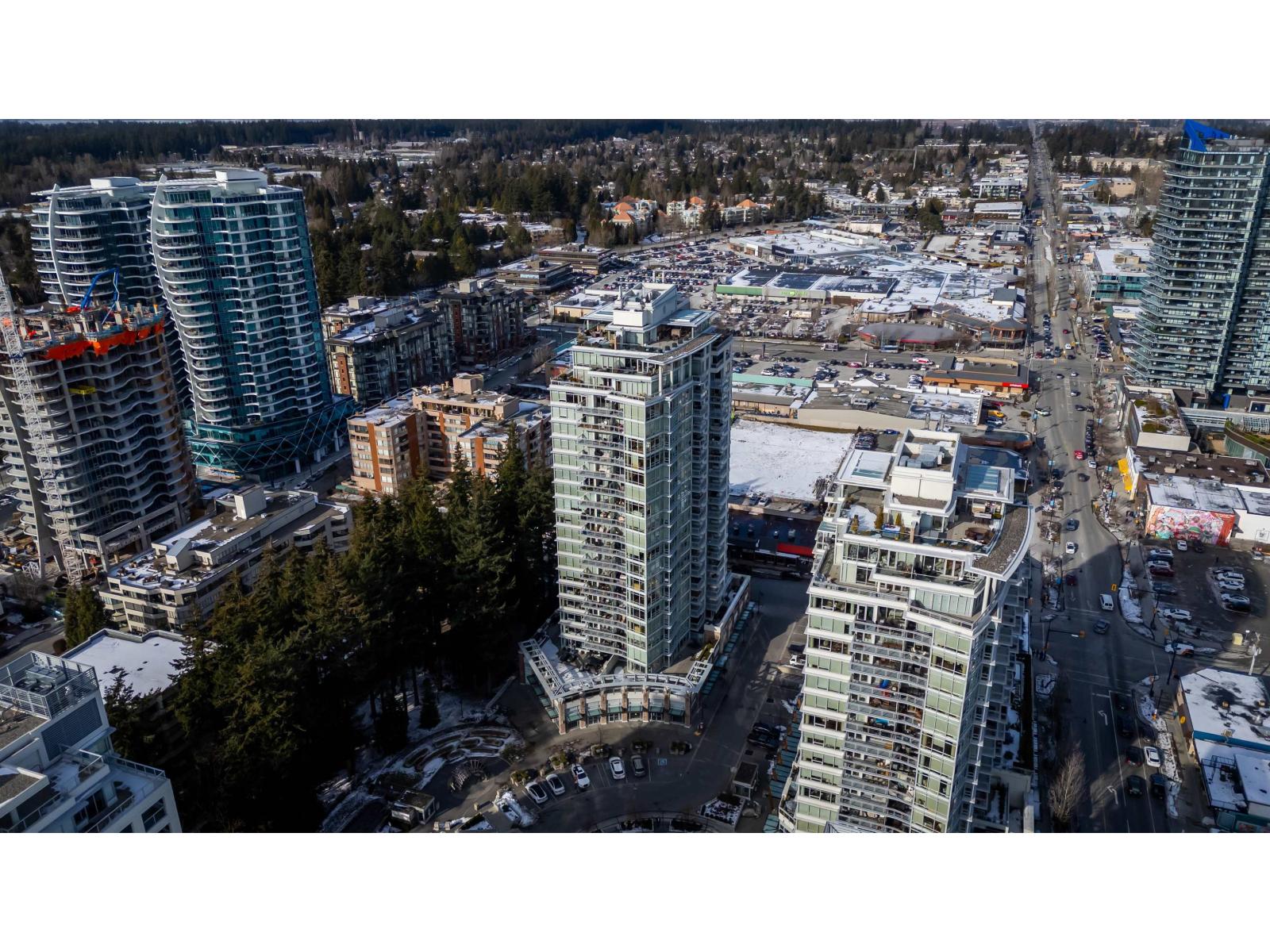 204 15152 RUSSELL AVENUE, White Rock - Image 1
