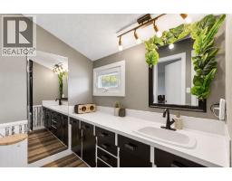 3103 41 Street SW - photo 21