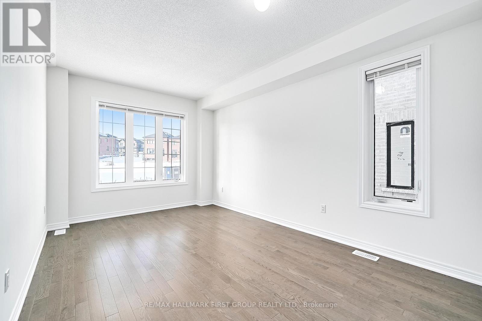 2945 Starlight Drive, Pickering, ON photo 11