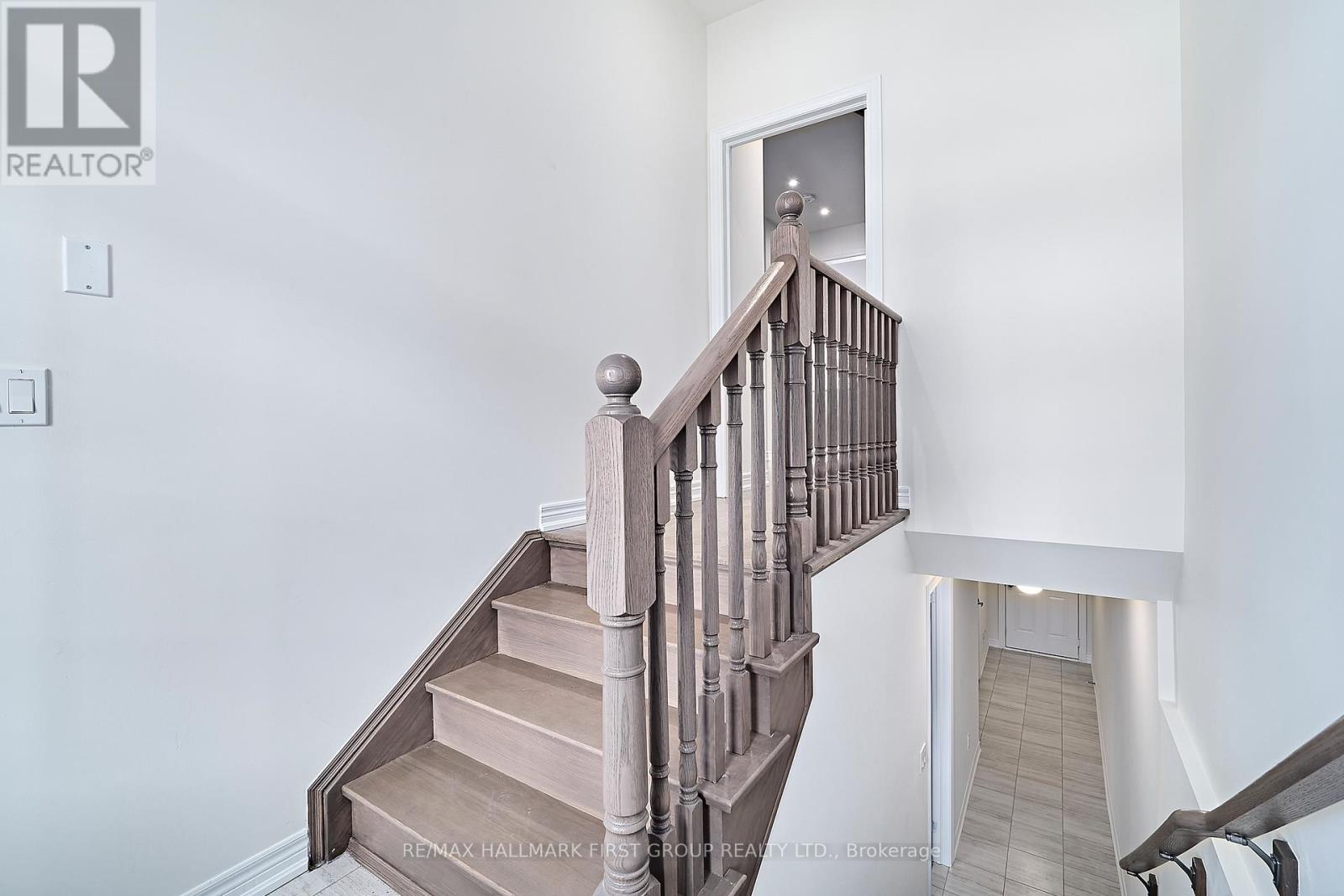 2945 Starlight Drive, Pickering, ON photo 5