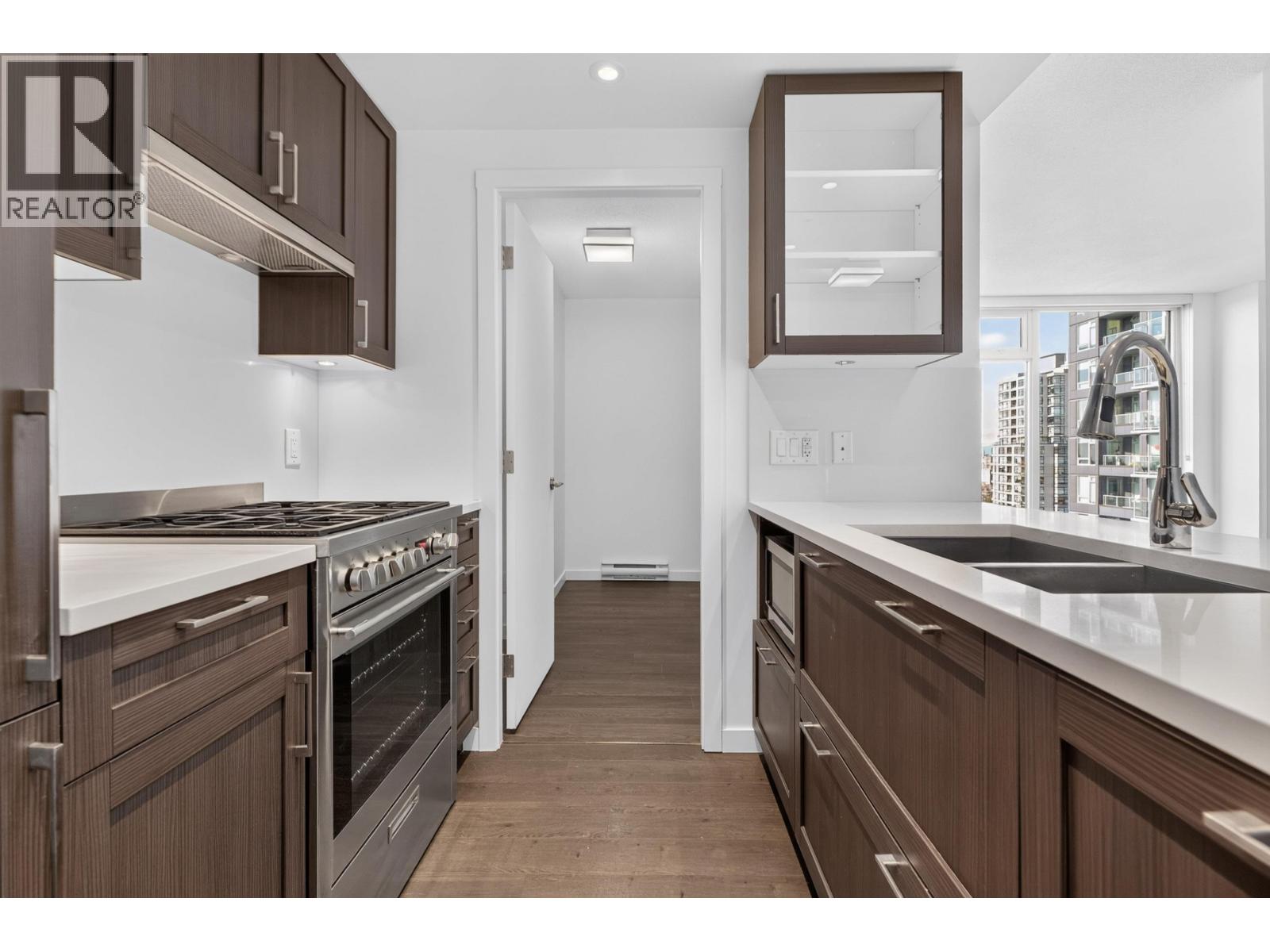1702 5515 BOUNDARY ROAD, Vancouver