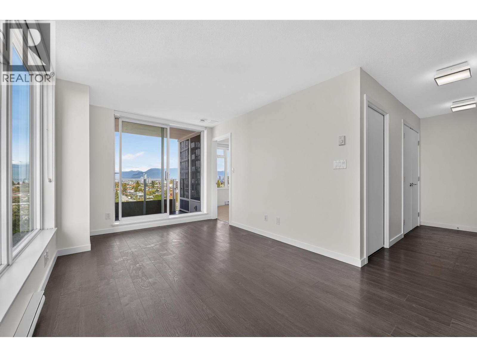 1702 5515 BOUNDARY ROAD, Vancouver