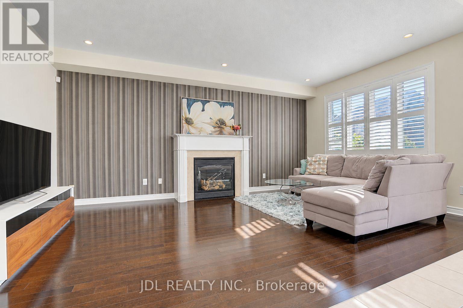 11 HERBERT WALES CRESCENT - 13