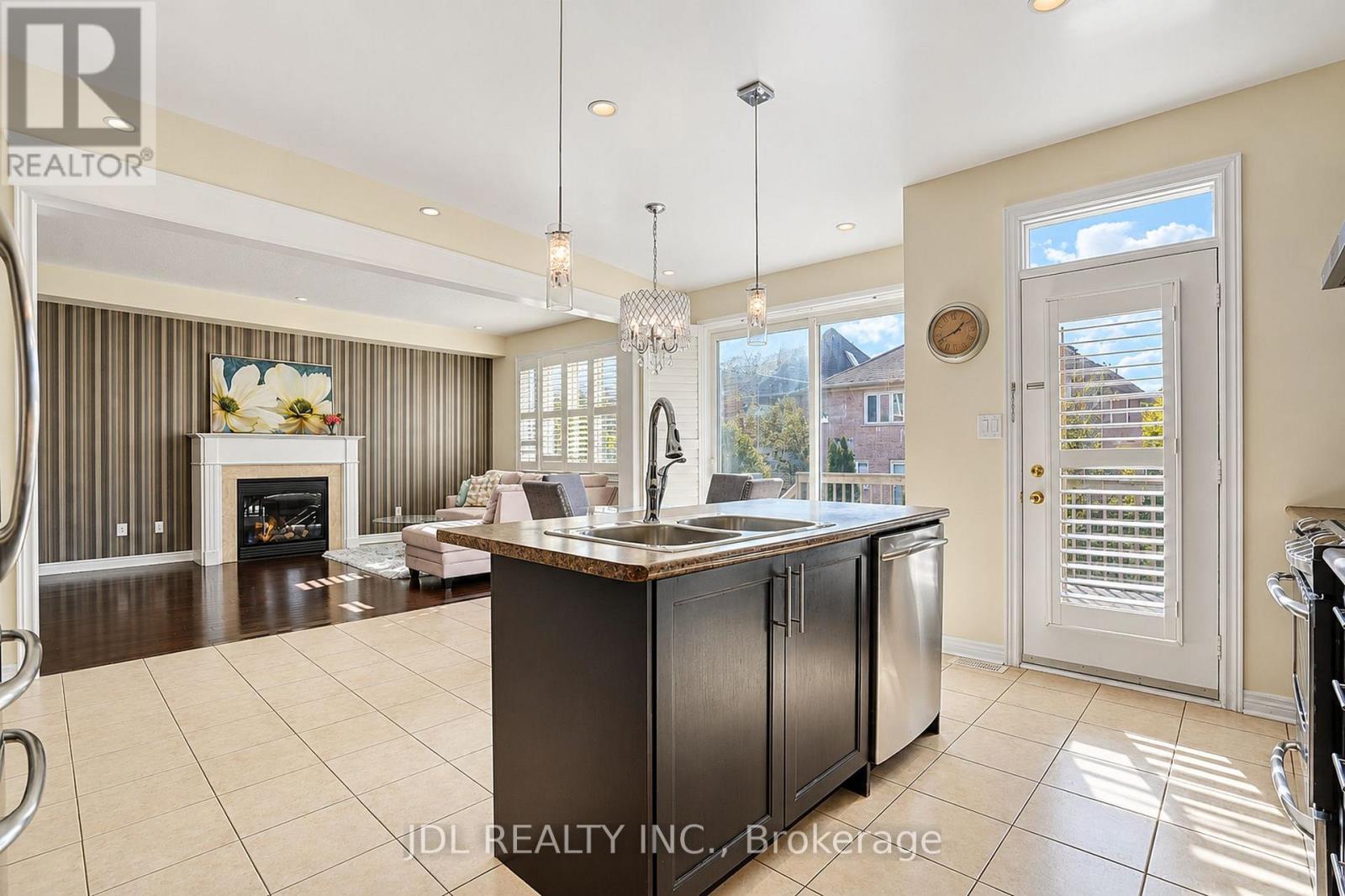 11 HERBERT WALES CRESCENT - 20