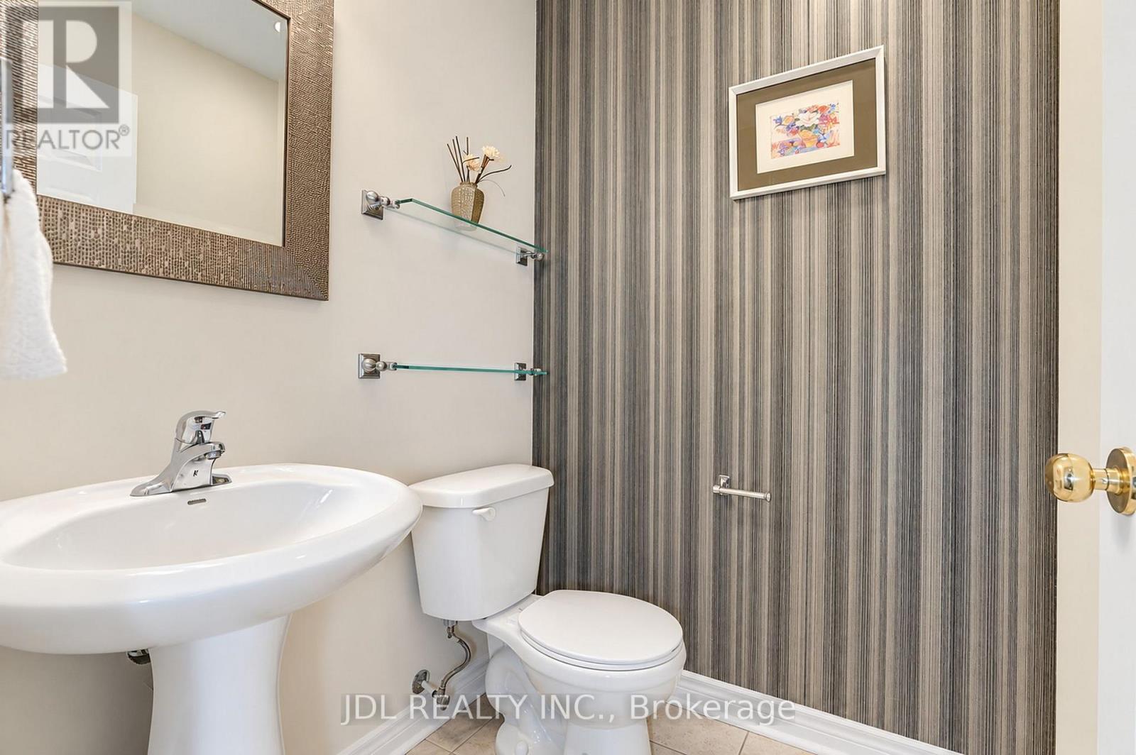 11 HERBERT WALES CRESCENT - 23