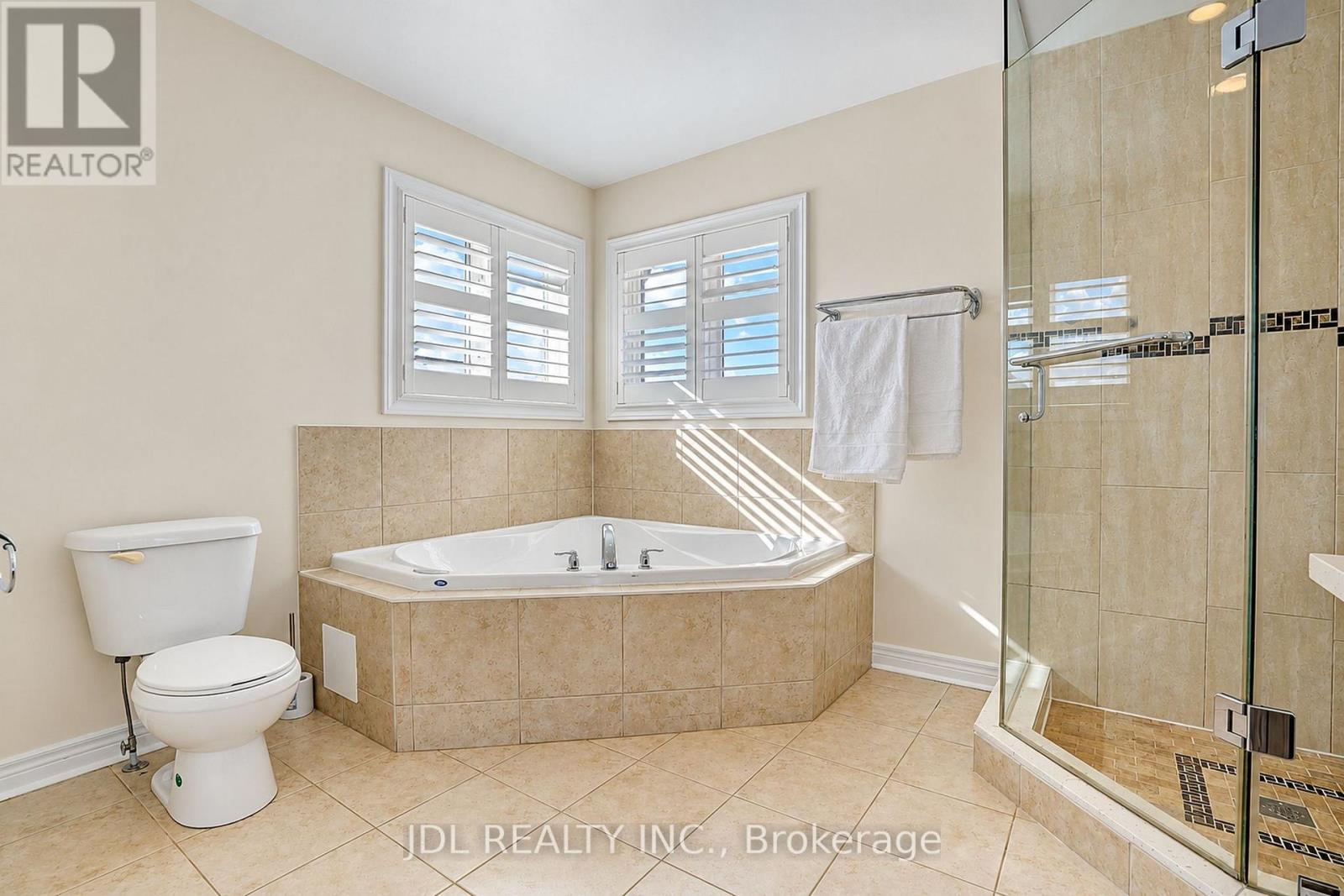 11 HERBERT WALES CRESCENT - 33