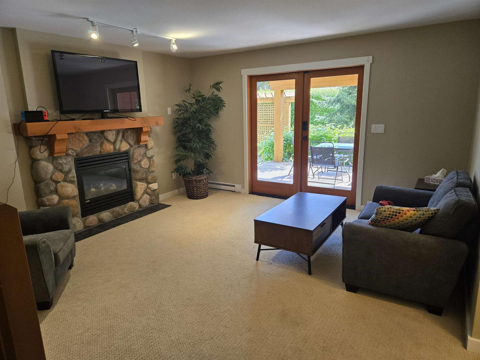 1856 HUCKLEBERRY BEND, Cultus Lake South, Lindell Beach