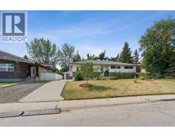 91 Winslow Crescent SW - photo 2