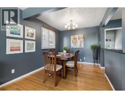 91 Winslow Crescent SW - photo 9