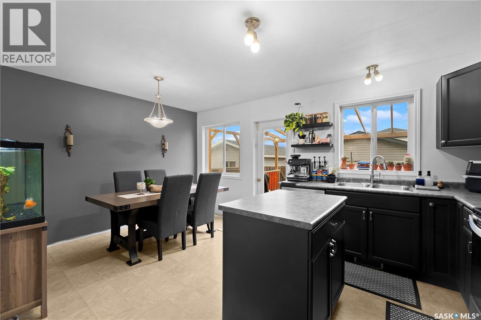447 Blakeney CRESCENT - 13