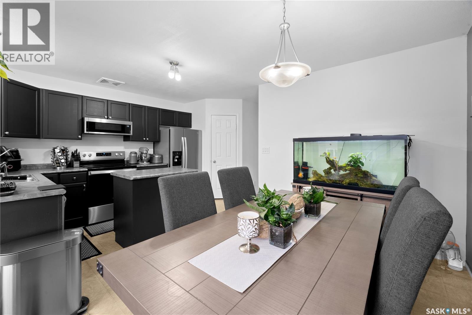 447 Blakeney CRESCENT - 23