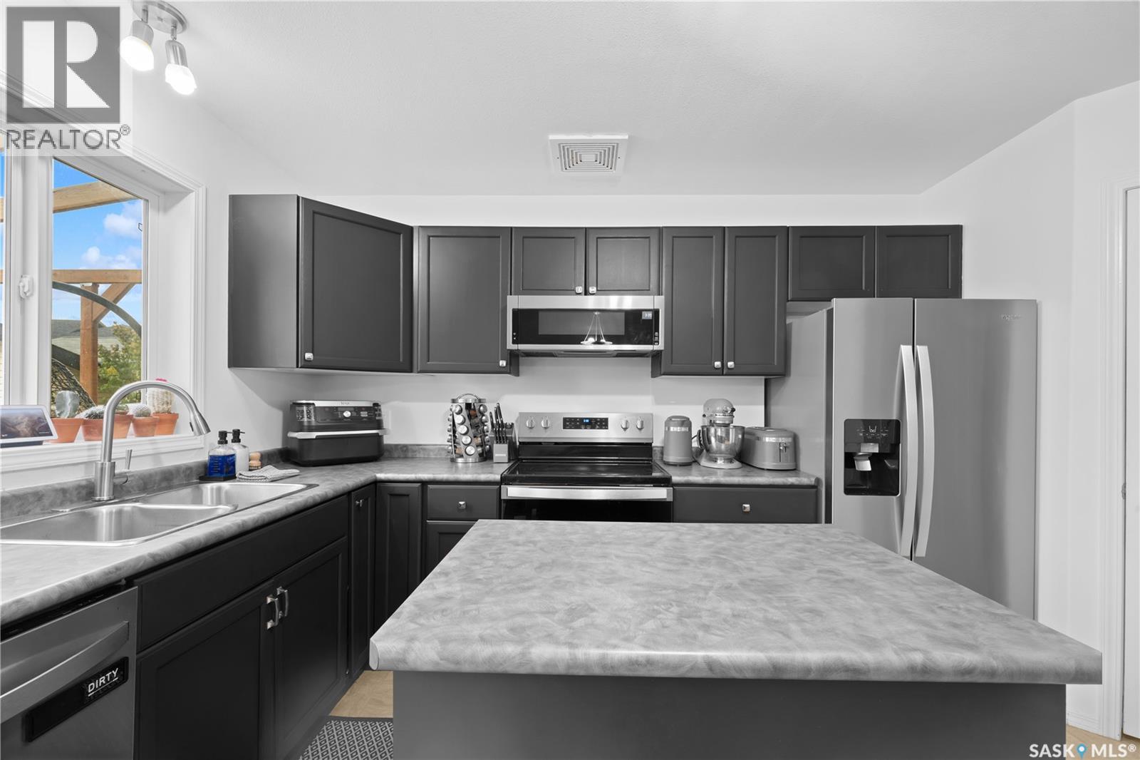 447 Blakeney CRESCENT - 16