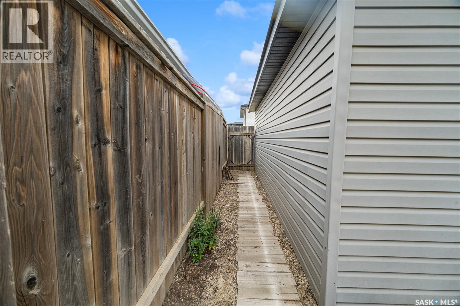 447 Blakeney CRESCENT - 59