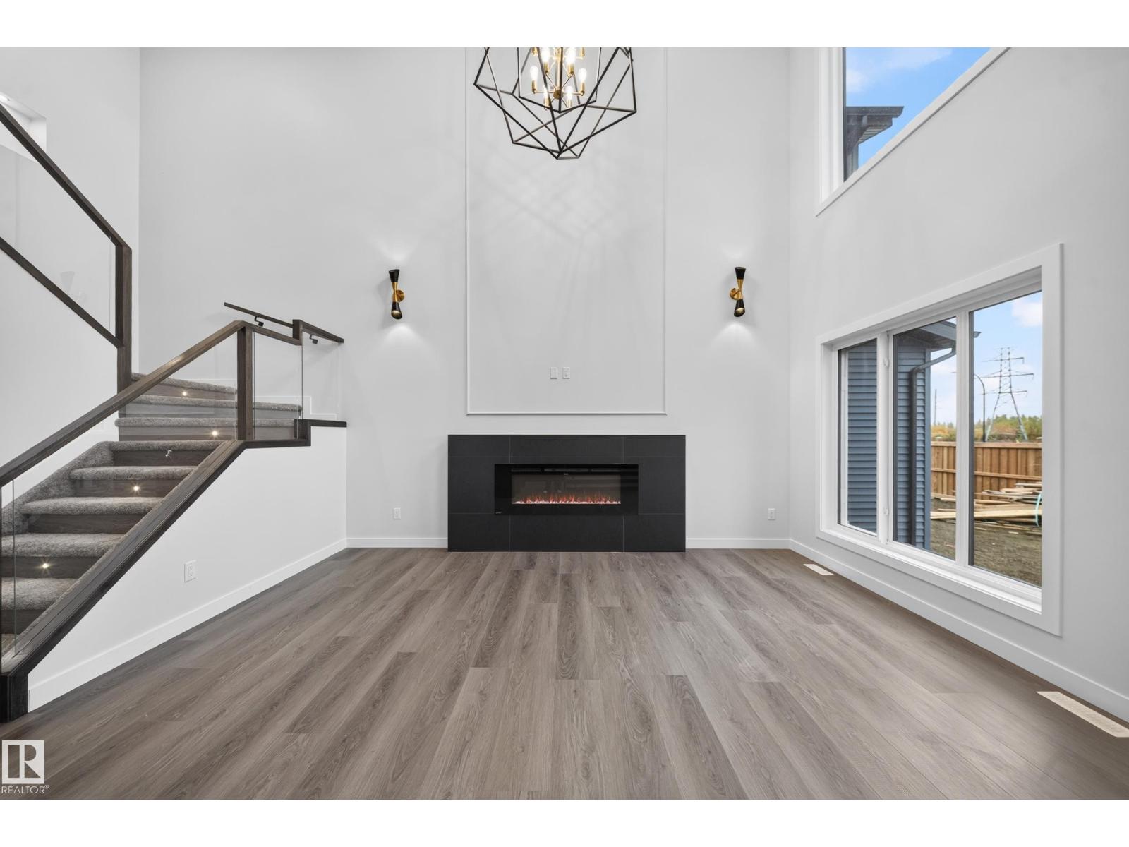 115 28 ST SW - 28