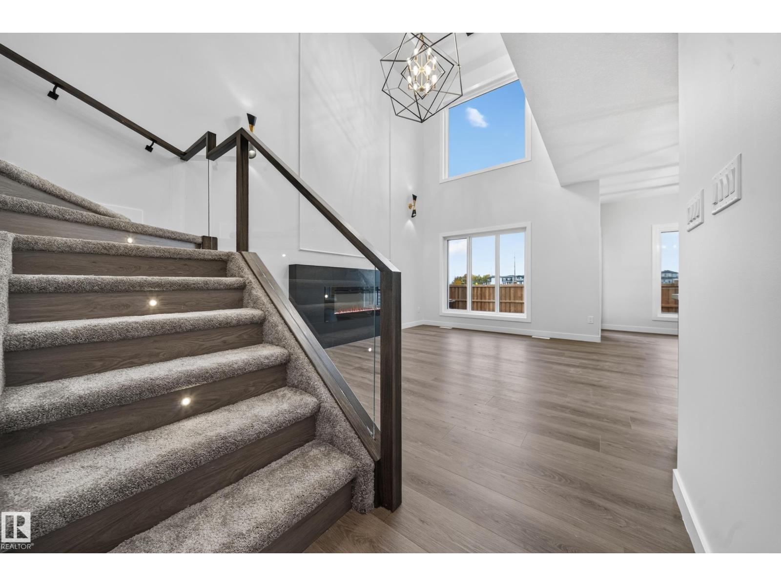 115 28 ST SW - 31