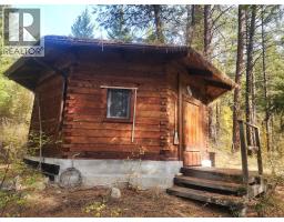 1905 &1910 Snowball Creek East Road, Grand Forks, BC V0H1H1 Photo 6