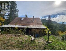 1905 &1910 Snowball Creek East Road, Grand Forks, BC V0H1H1 Photo 9