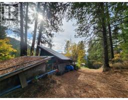1905 &1910 Snowball Creek East Road, Grand Forks, BC V0H1H1 Photo 11