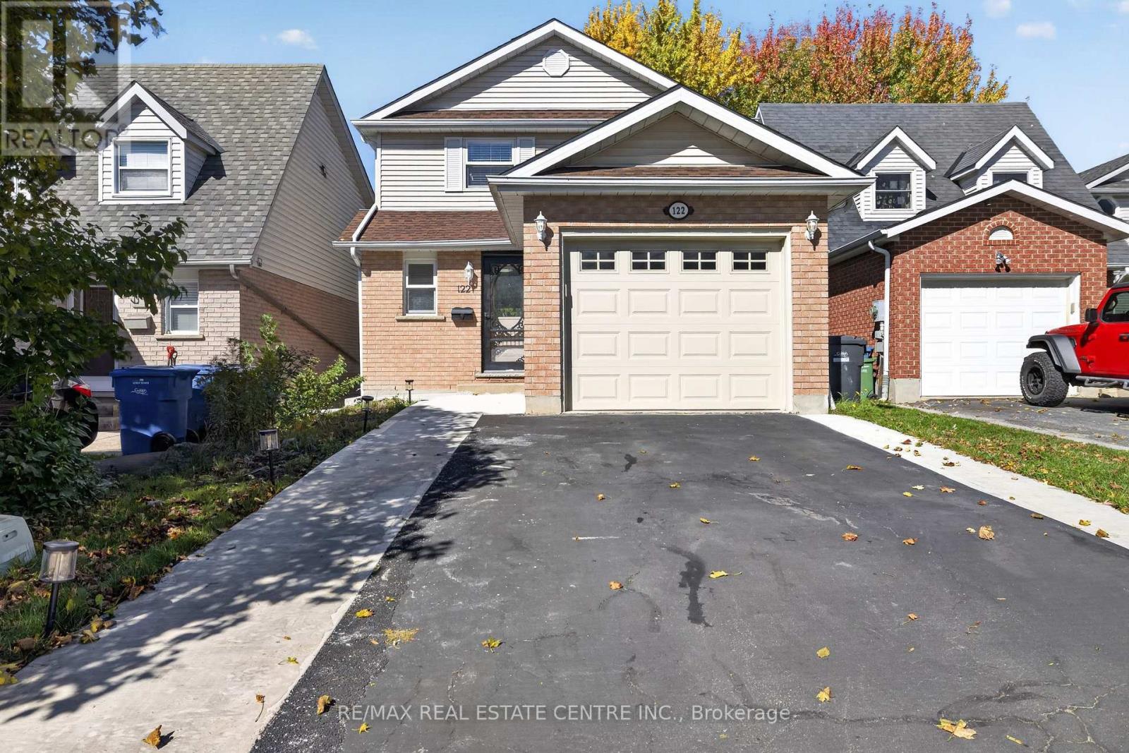 122 MOSS PLACE - 1