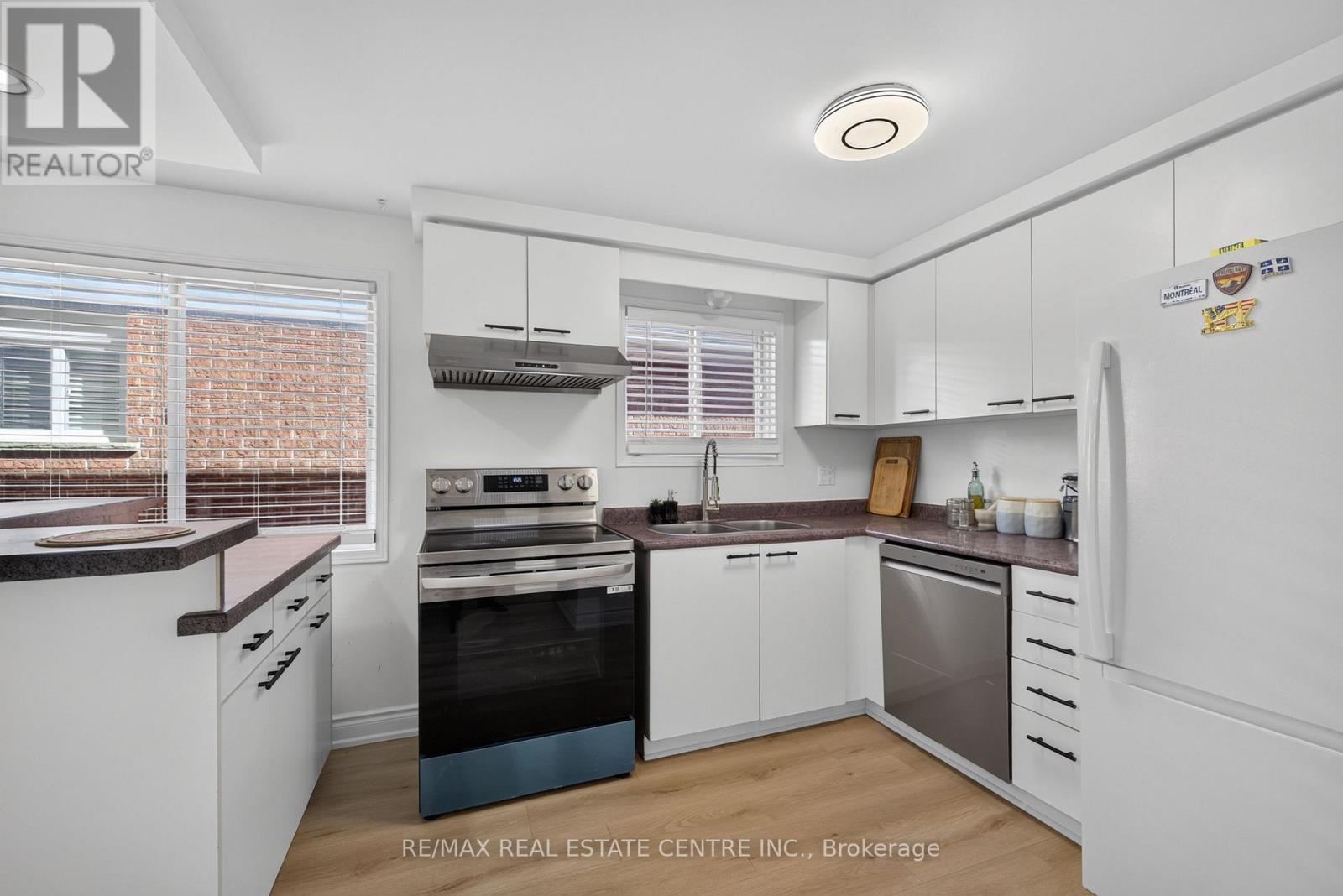 122 MOSS PLACE - 19