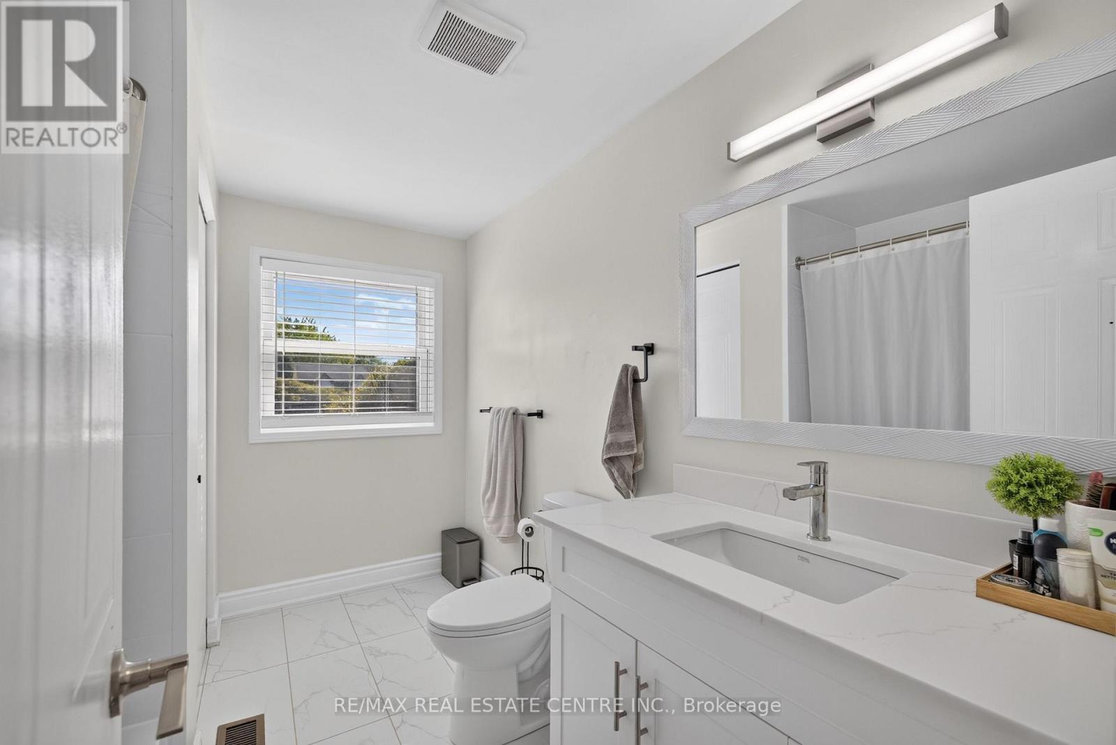 122 MOSS PLACE - 22