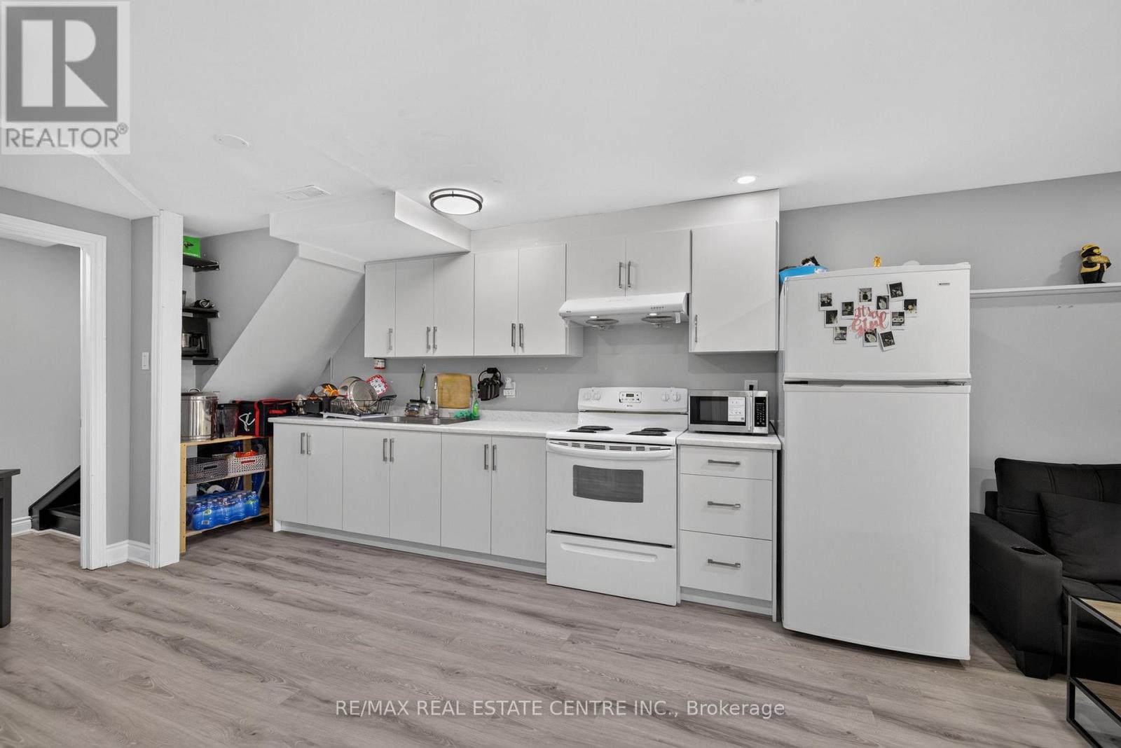 122 MOSS PLACE - 32