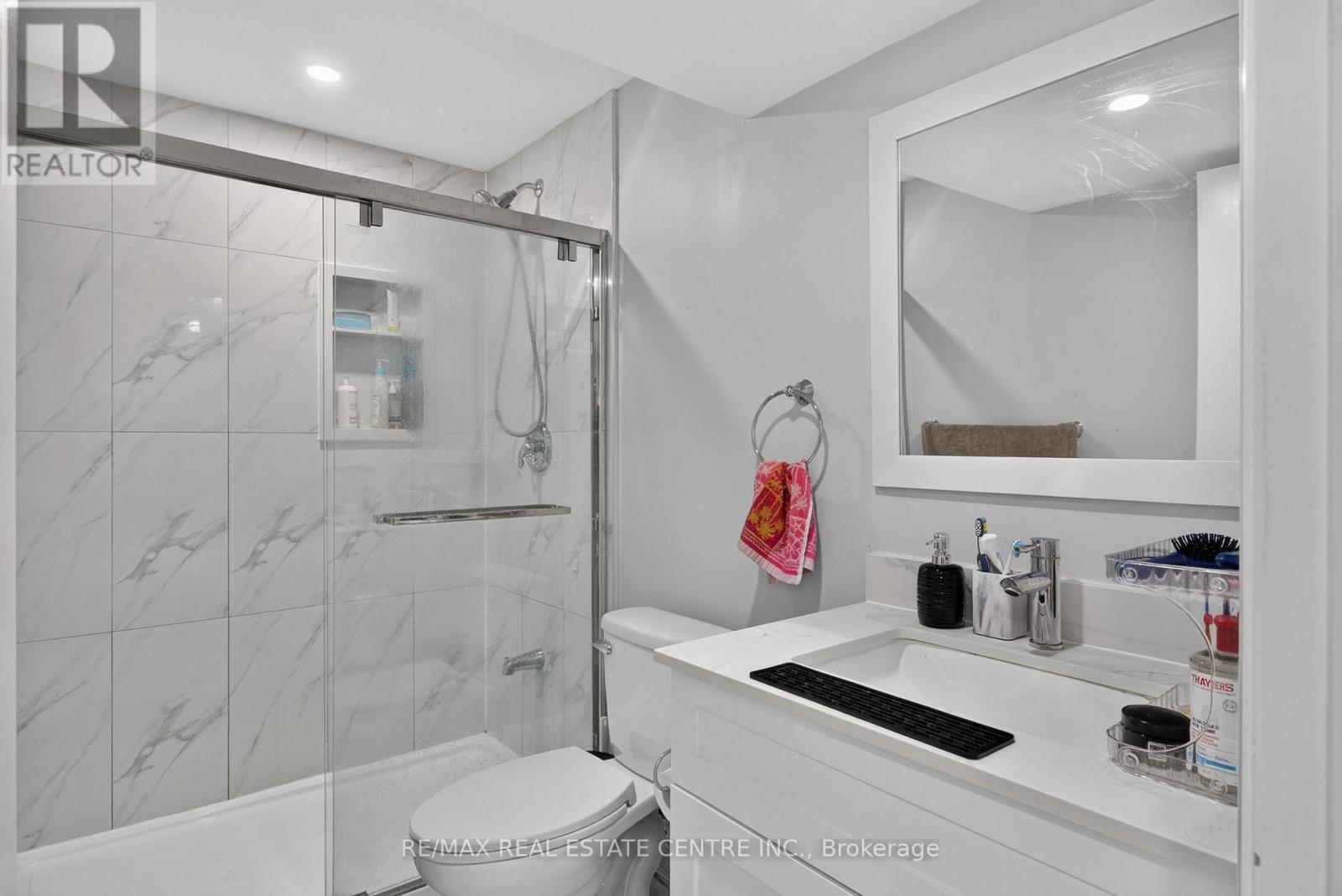 122 MOSS PLACE - 34