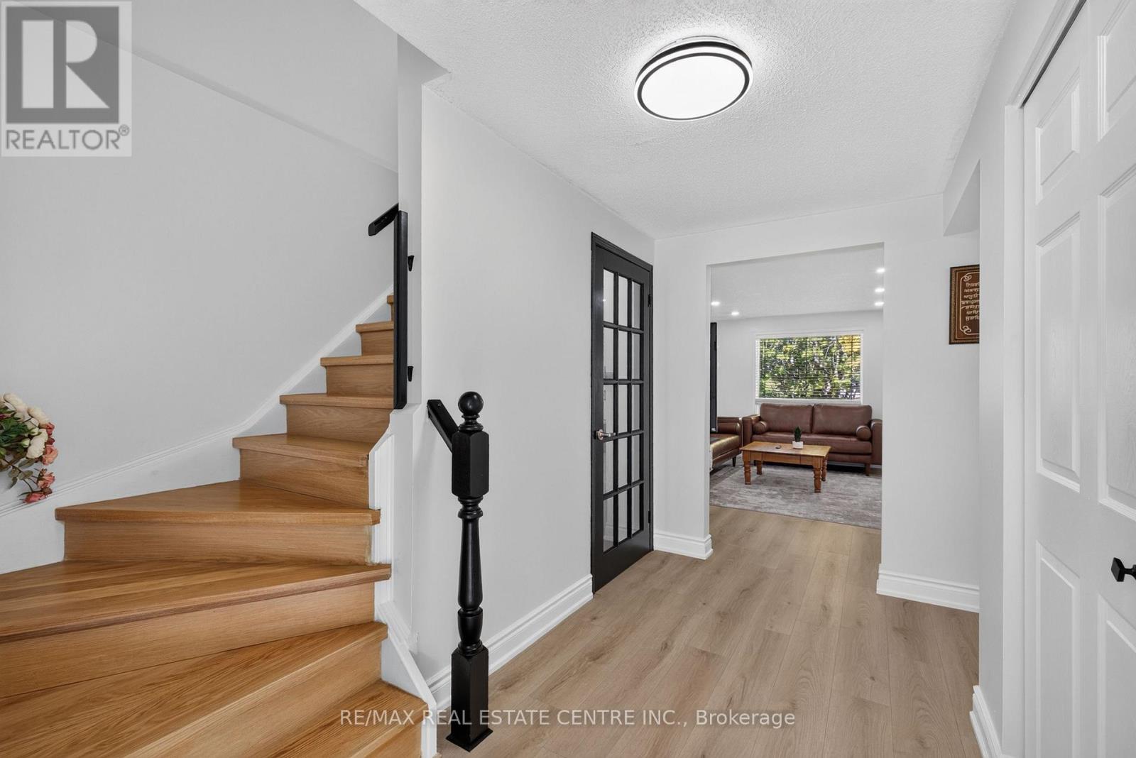 122 Moss Place, Guelph, ON photo 5