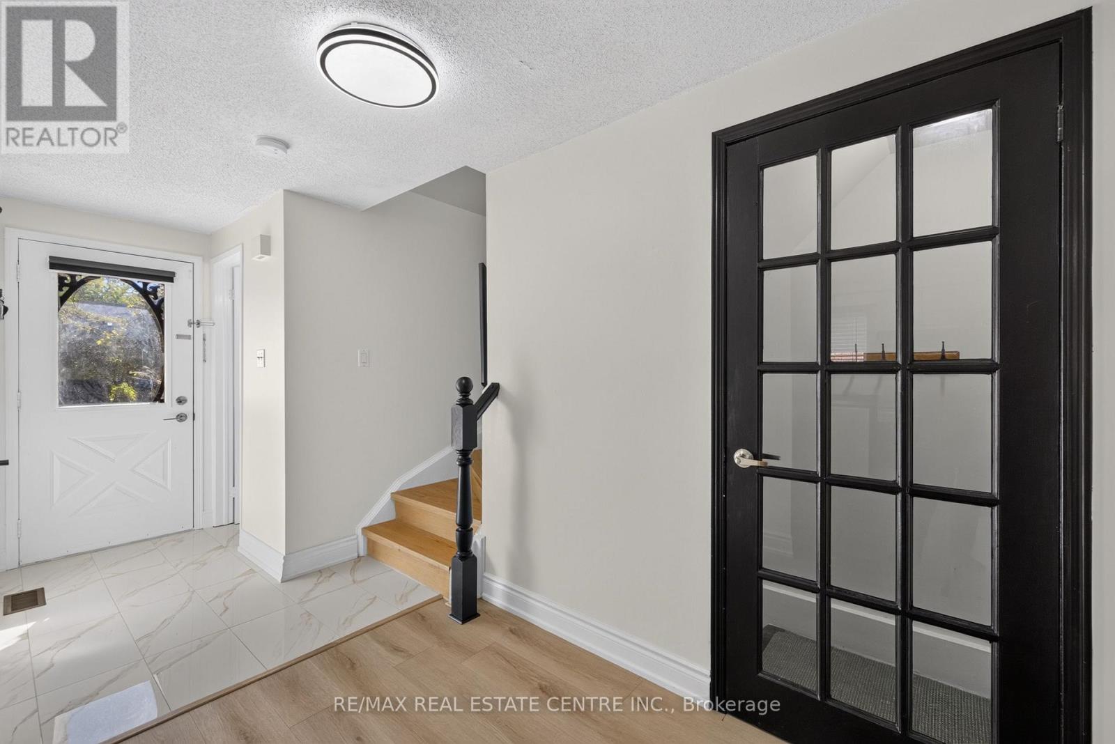 122 MOSS PLACE - 6