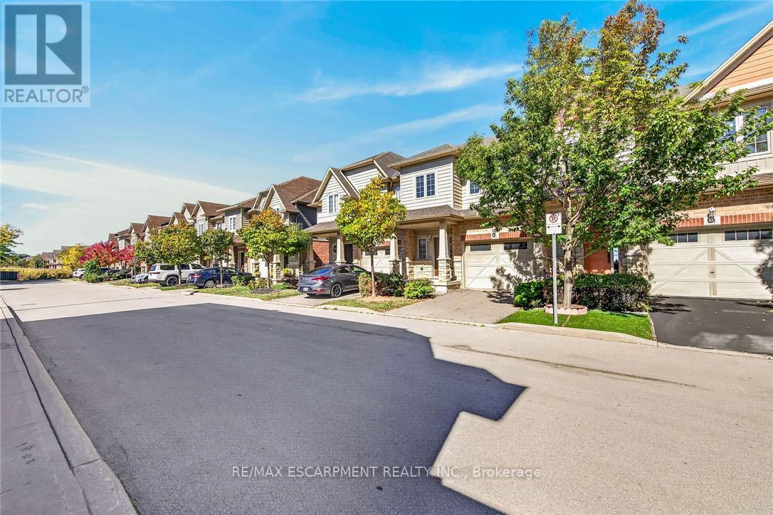 22- 8 Lakelawn Road, Grimsby, ON photo 3