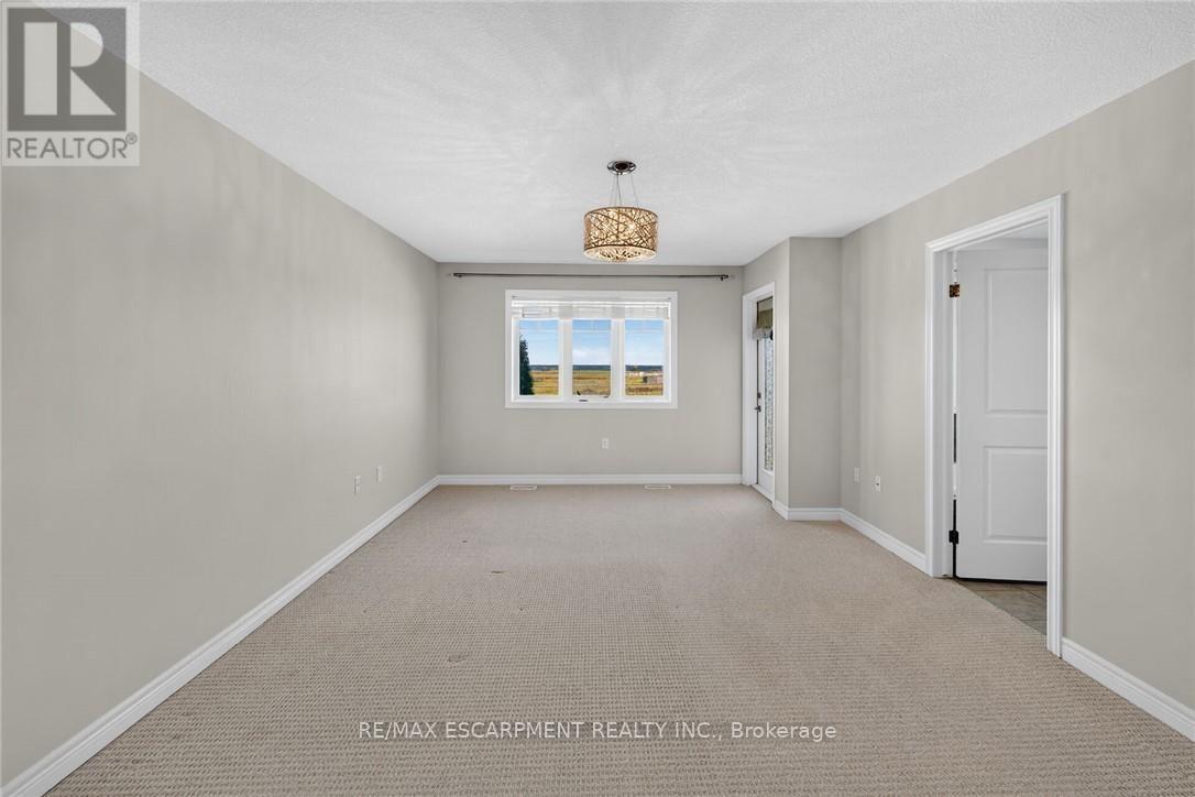 #22 8 LAKELAWN ROAD - 31