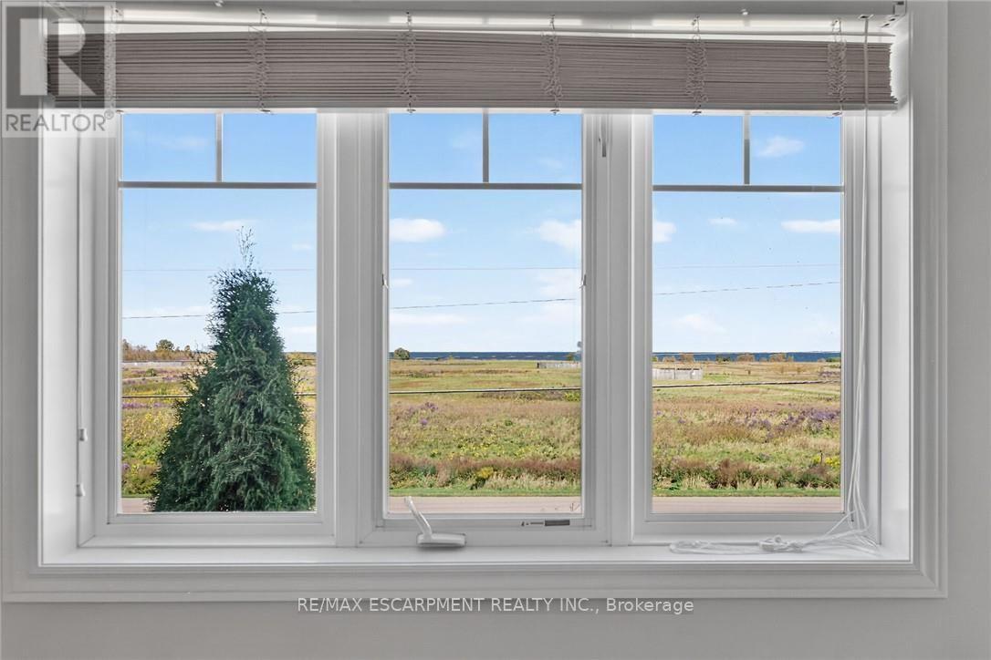 #22 8 LAKELAWN ROAD - 33