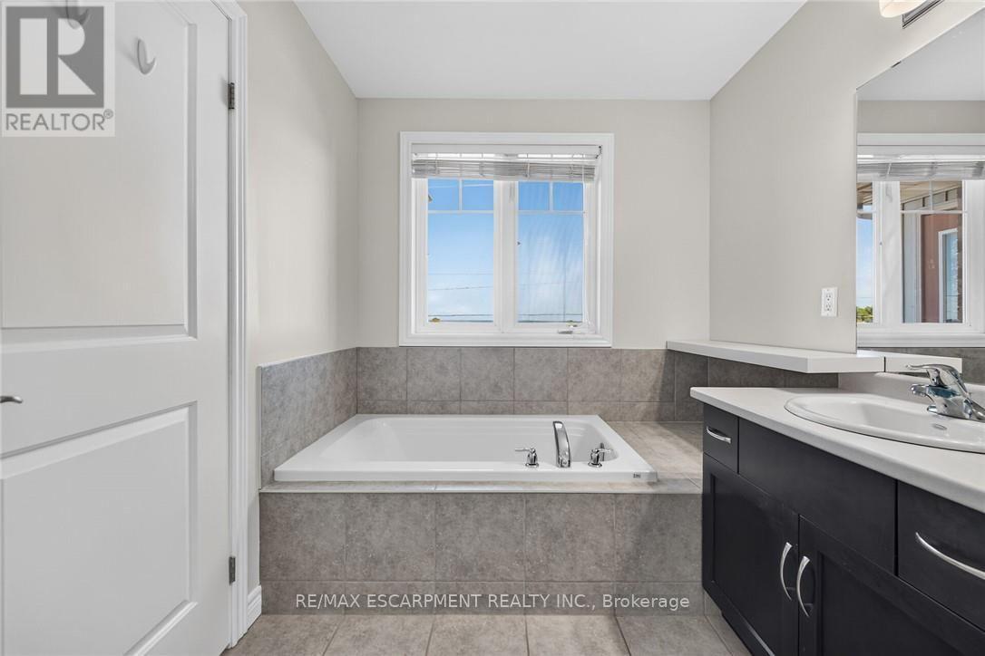 #22 8 LAKELAWN ROAD - 37