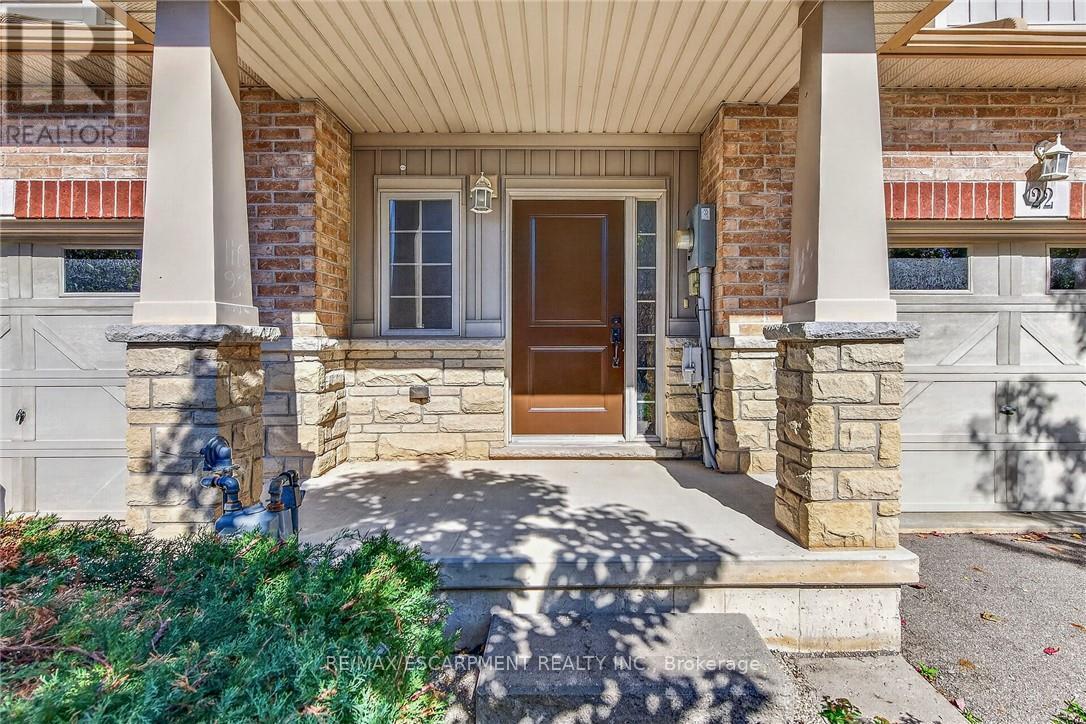 22- 8 Lakelawn Road, Grimsby, ON photo 4