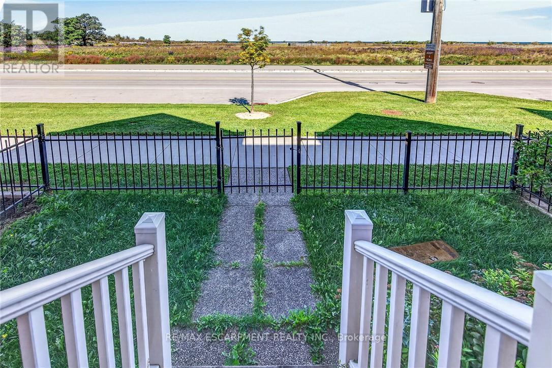 #22 8 LAKELAWN ROAD - 48
