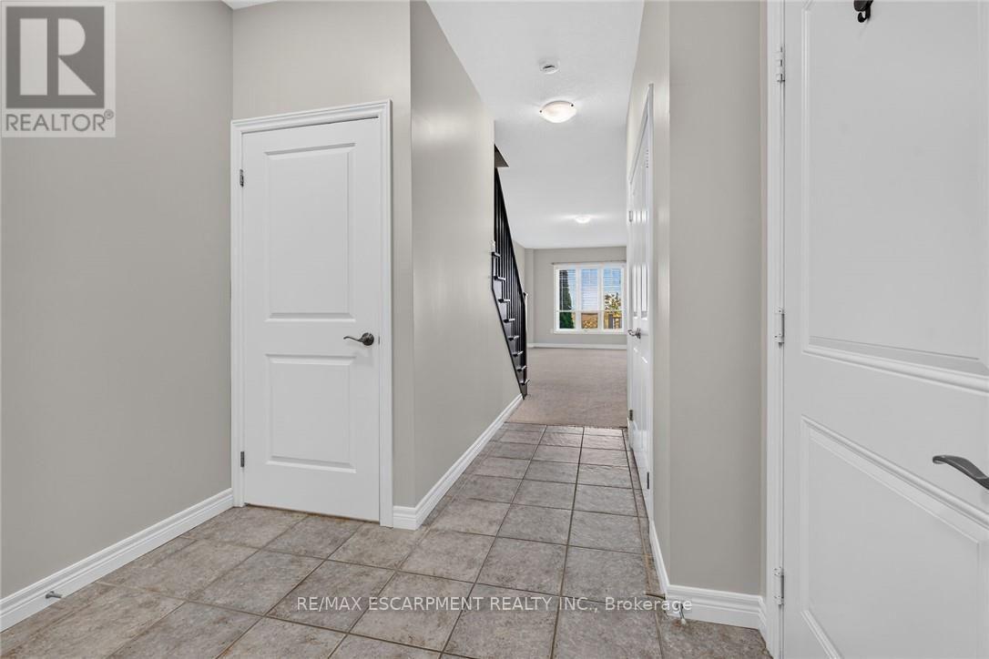 22- 8 Lakelawn Road, Grimsby, ON photo 6