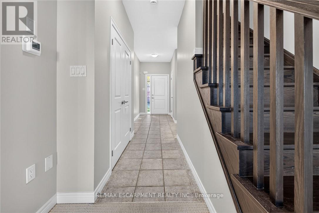 22- 8 Lakelawn Road, Grimsby, ON photo 8