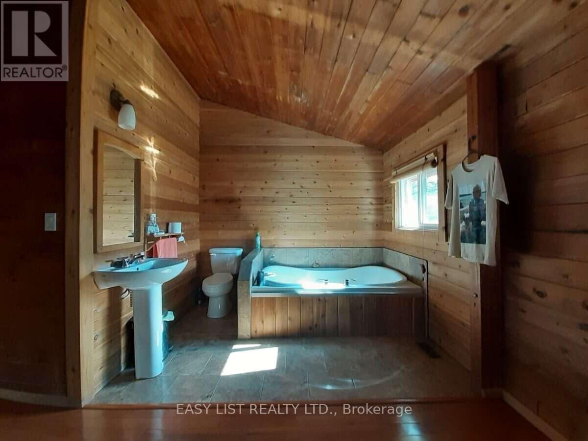 35 Kaladar Street, Tweed), ON photo 33